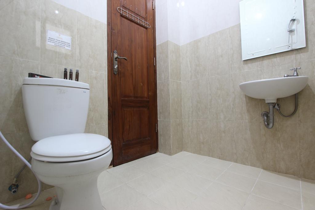 Reddoorz @ Plemburan Hotel Sleman  Exterior foto